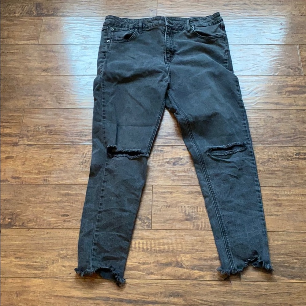 Distressed High Waisted Jeans